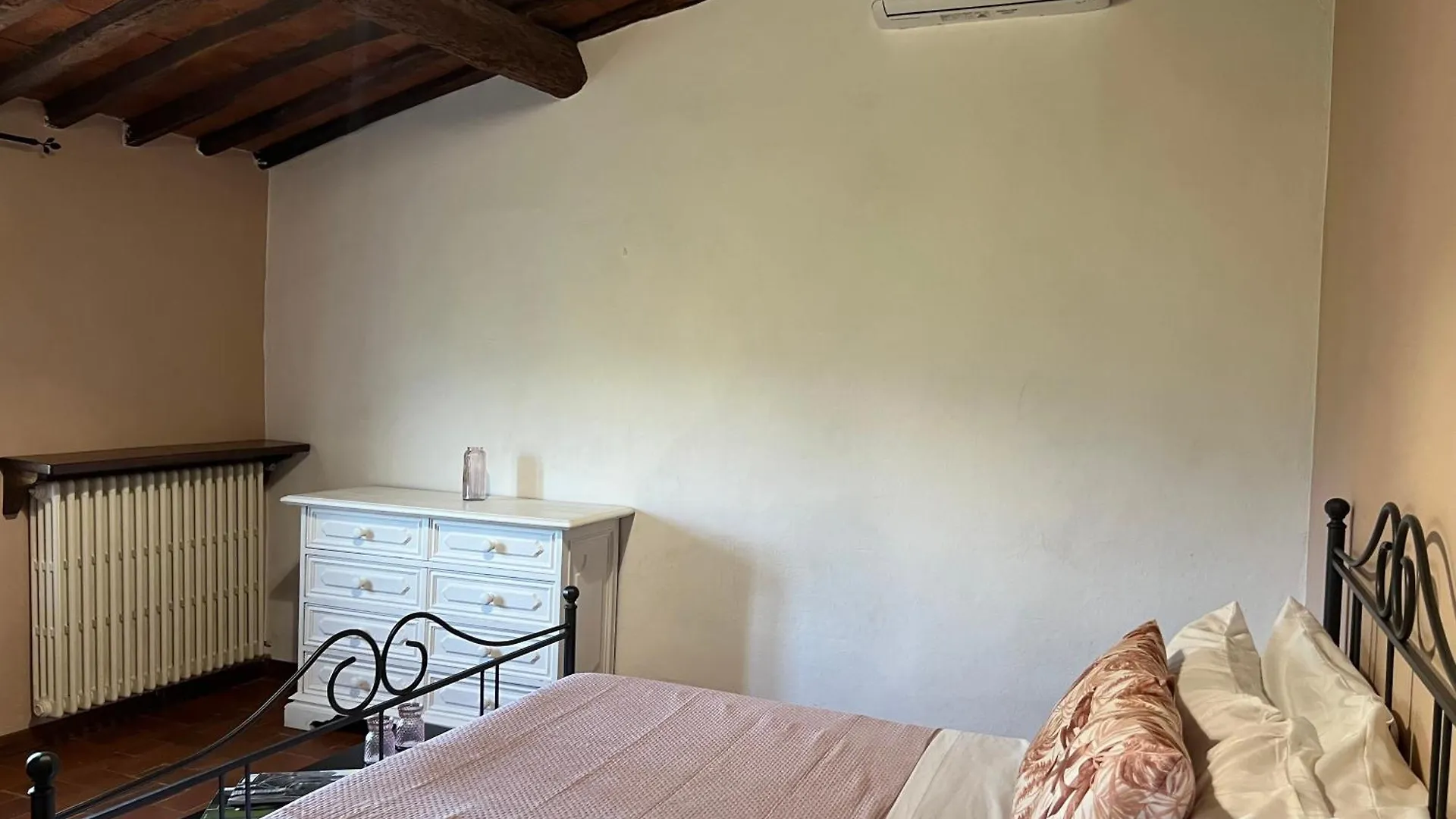 Maison Aurora Lucca 0*,  Italy
